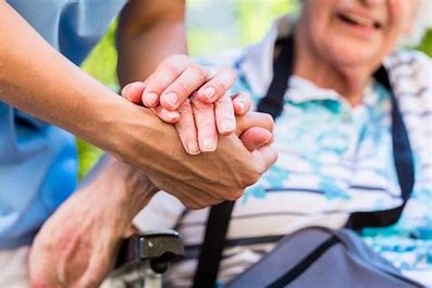 The Benefits of Holistic Elderly Care for Families | StellarCare